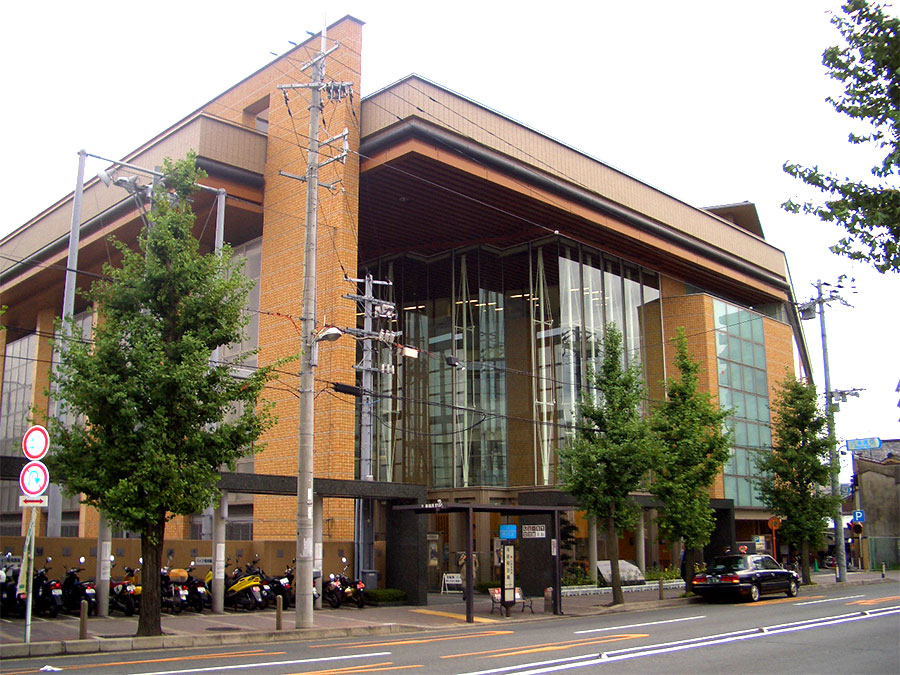 ひと・まち交流館京都 外観